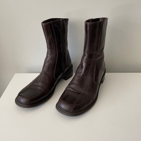 SOLD ON DEPOP Brown Italian Leather Round Toe Boots - Picture 1 of 5
